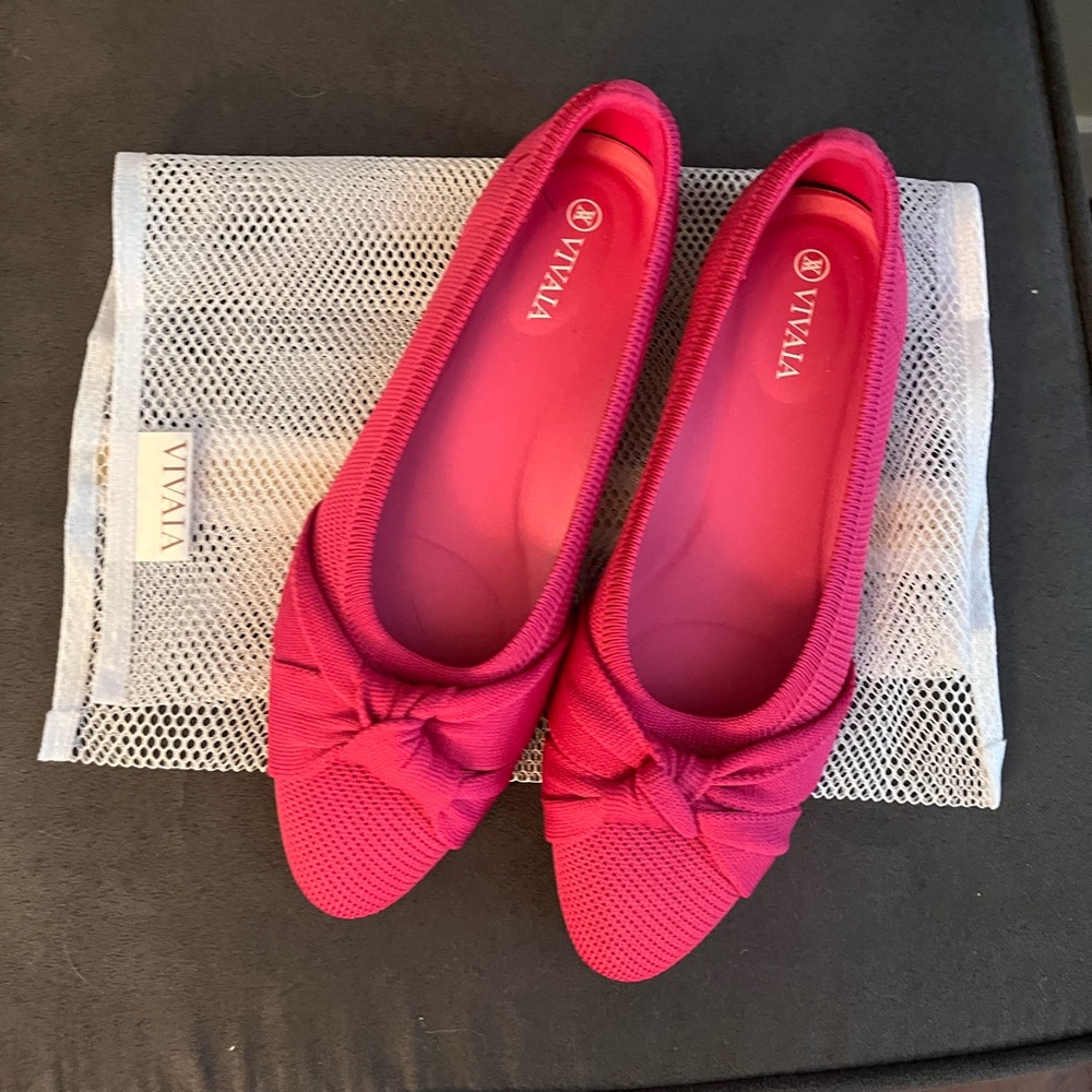 Vivaia pink flats